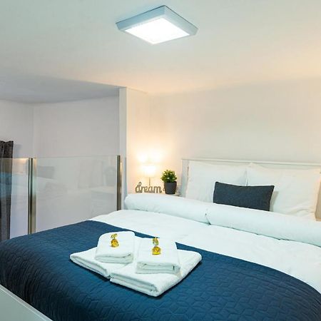 Bella Mia - Entire Apartment Near Liszt Ferenc Ter Budapest Exteriör bild