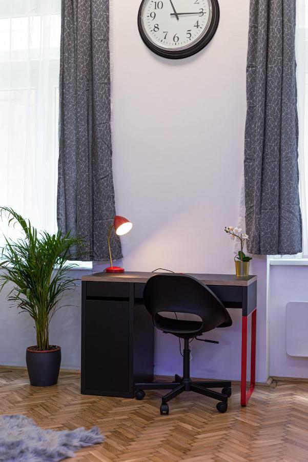 Bella Mia - Entire Apartment Near Liszt Ferenc Ter Budapest Exteriör bild
