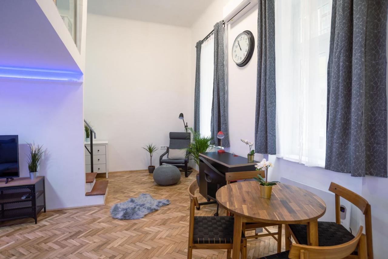 Bella Mia - Entire Apartment Near Liszt Ferenc Ter Budapest Exteriör bild